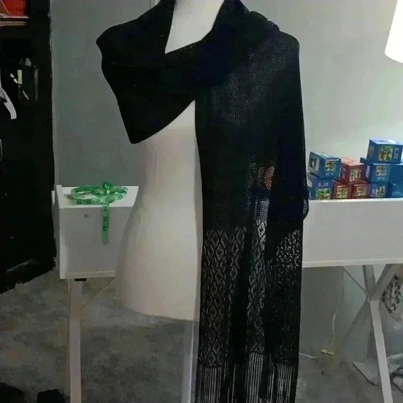 " CEJON " Black & Metalic Scarf - Picture 1 of 7